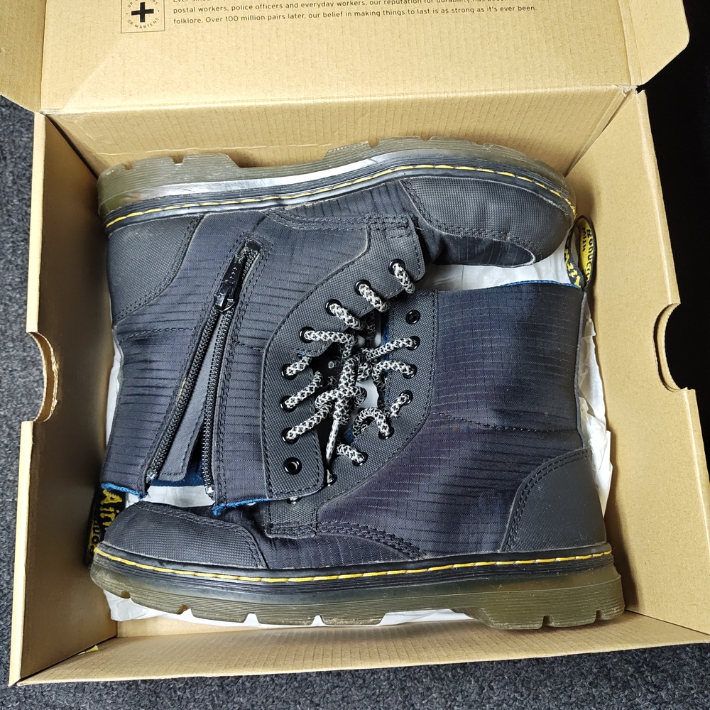 Dr Martens Dr Combs J AW004 Youth Kids Black Combat Boots Sz 4 Canvas Zip Shoes